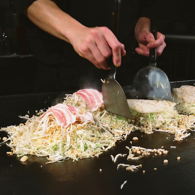 okonomiyaki flip