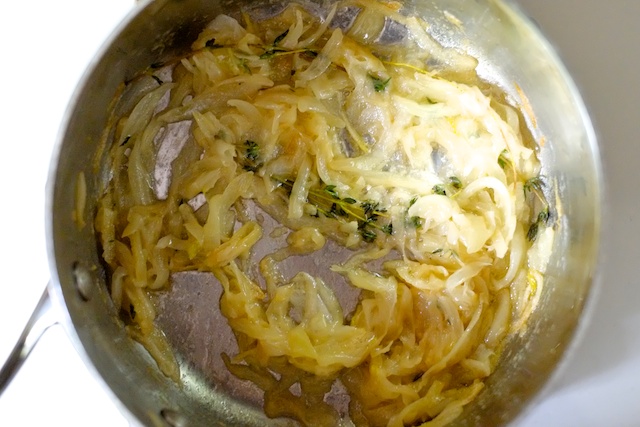 caramelized onions with thyme