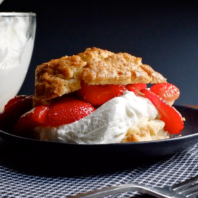 scones with strawberries and cream